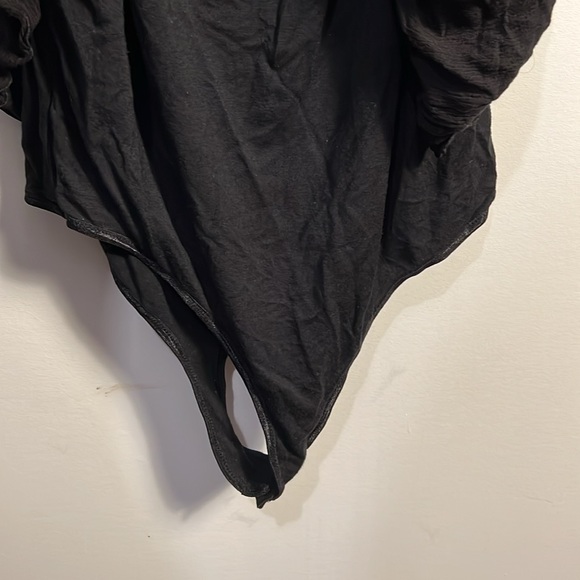 GUESS bodysuit - Picture 4 of 7